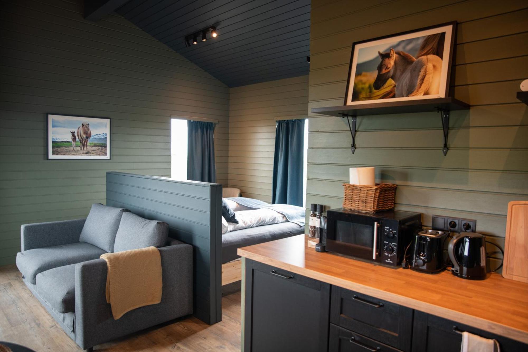 Sleeping With The Horses Apartment *